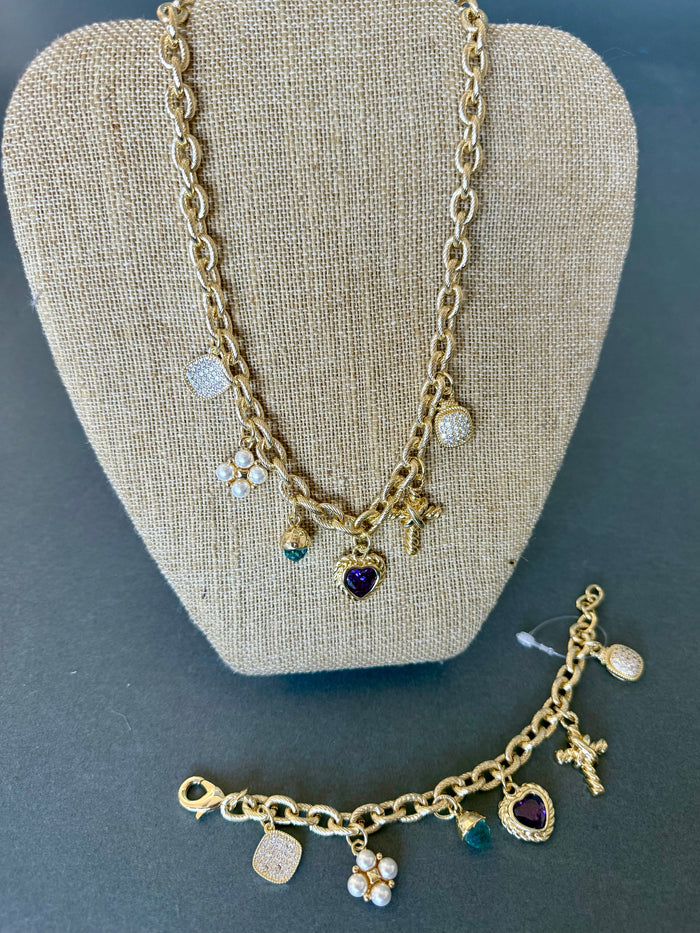 Amoura Twisted Heart Necklace