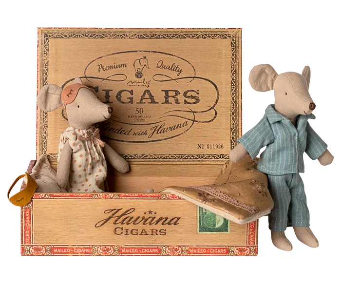 Maileg Mum & Dad Mice in Cigarbox