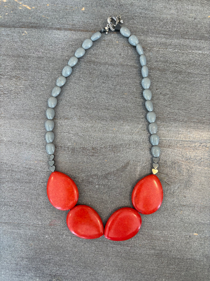 Red stone metalic heart statement necklace