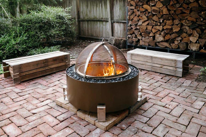 Breeo Spark Screen on a Luxeve fire pit