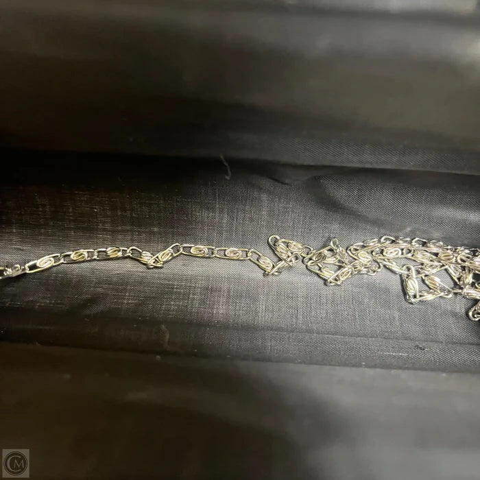 Clutch Size: Small
