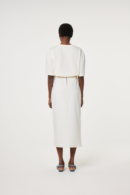 Fabienne Chapot Benja T-Shirt in Cosy White. 100% organic cotton with a relaxed loose fit — breathable everyday essential at Dotique.