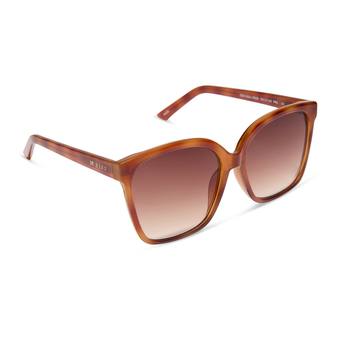 diff eyewear featuring the hazel square sunglasses with a maple tortoise frame and brown gradient lenses angled view