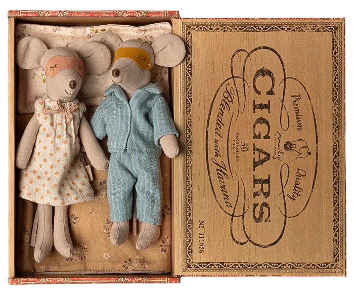 Maileg Mum & Dad Mice in Cigarbox