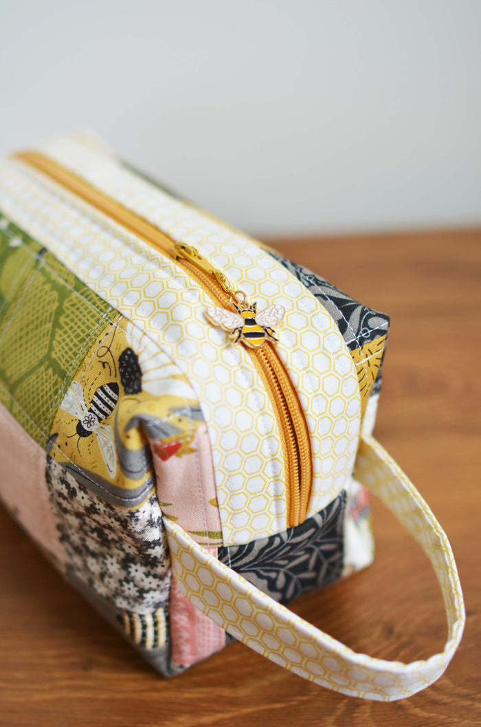 Patchwork Pouch - Bee Garden