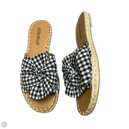 Sandals Flats By Olivia Miller In Black & White, Size: 6