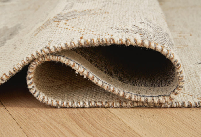 Signature Design Medium Rug 5 FT by 7.41 FT