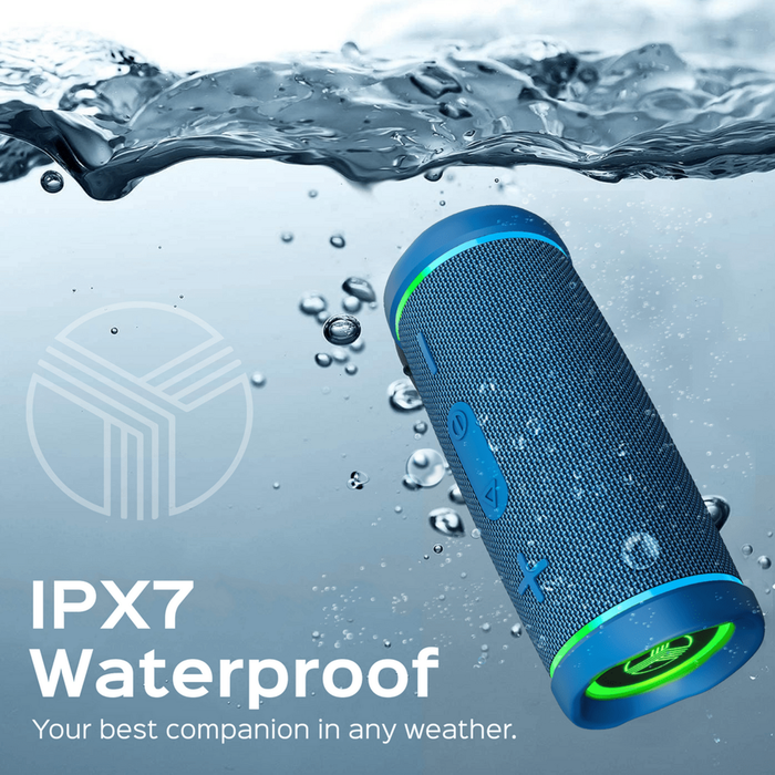 Blue waterproof speaker with water splashes and text highlighting IPX7 rating.